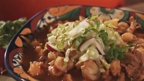 · polvorones de la temporada 2 de pati´s mexican table, episodio 201 méxico: Recipes: Pozole Two Ways | KCRW Good Food