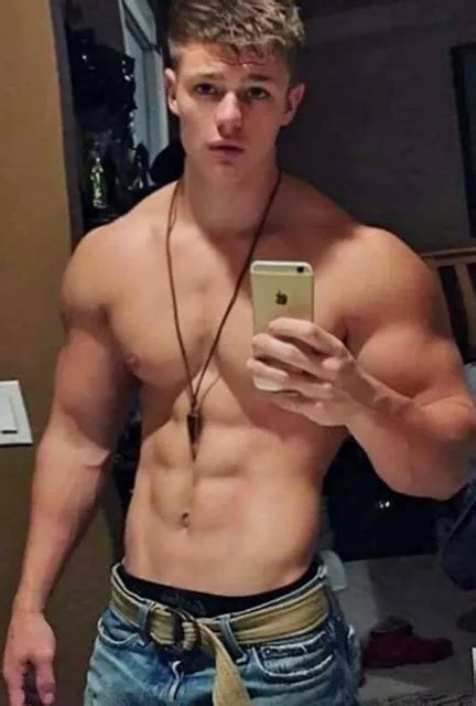 Shirtless Muscular Beefcake Male Athletic Body Build Jock Hunk Photo