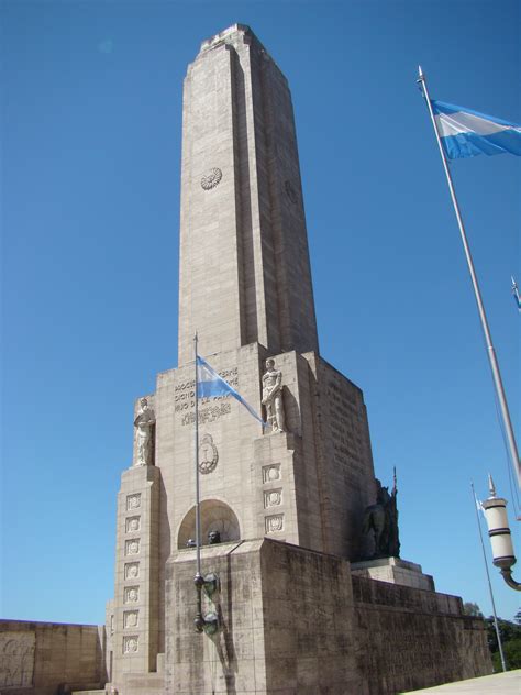 Un puño en alto de doce metros de altura que representa la lucha fue inaugurado este domingo en el lugar conocido como puerto resistencia, en la el monumento fue construido durante 17 días, mientras la ciudad vivía sus días más violentos y cargados de anarquía, por personas de todas las. Perotti y Javkin se reunieron con el gobierno nacional por ...