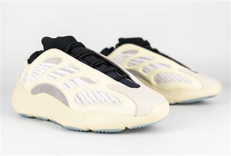 Jul 01, 2021 · our adidas yeezy release calendar will be updated with the latest information. adidas Yeezy 700 V3 Azael FW4980 Release Date - Sneaker ...