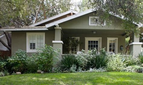 Bungalow House Pictures California Bungalow With Thick Square