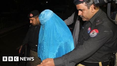 Afghan Green Eyed Girl Pakistan Deports Sharbat Gula Bbc News