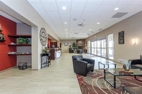 Ramada columbus hotel and conference center, columbus. Lobby - Picture of Ramada Columbus Hotel and Conference ...