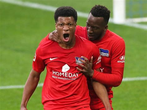 Robin gosens war gegen portugal der spieler des abends. Ngankam schenkt seinen Eltern ein Haus in Kamerun