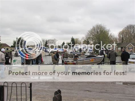 Huge Success For The Free Thames Pike Handling Day Thames Anglers