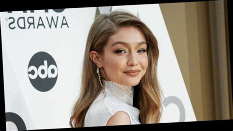 Growing Pregnant Gigi Hadid Gives Rare Glimpse At Her Bare Baby Bump