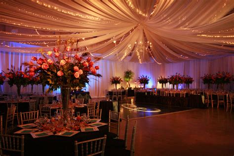 The drapery style and ceiling type will affect the items needed for installation. Wedding Decorative Brass Organza Fabric Draping Roll 71cmW