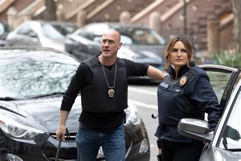 The Best Law And Order Svu Crossover Moments Of All Time Nbc Insider