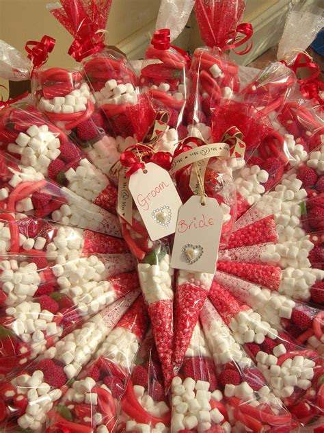 Kentin (formerly known as ken) seems very much in love and doesn't try to hide it. Wedding favour sweet cones in red | Sweet Bar | Pinterest ...