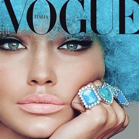 Berkulit Coklat Dan Rambut Biru Gigi Hadid Nyaris Tak Dikenali Di Vogue