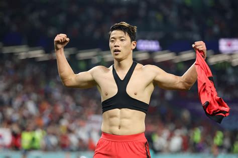 Mens Soccer Sports Bras Why Are They Wearing Those Gps Harnesses