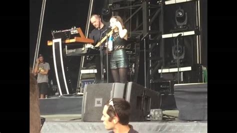 Chvrches Incite Orgies And People Pissing On Steps Lauren Mayberry Philly Show 9 18 16 Youtube