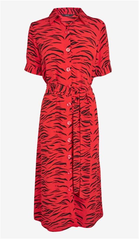 Lorraine Kellys Red Zebra Print Dress Is The Next Bargain Youll Really Want Hello