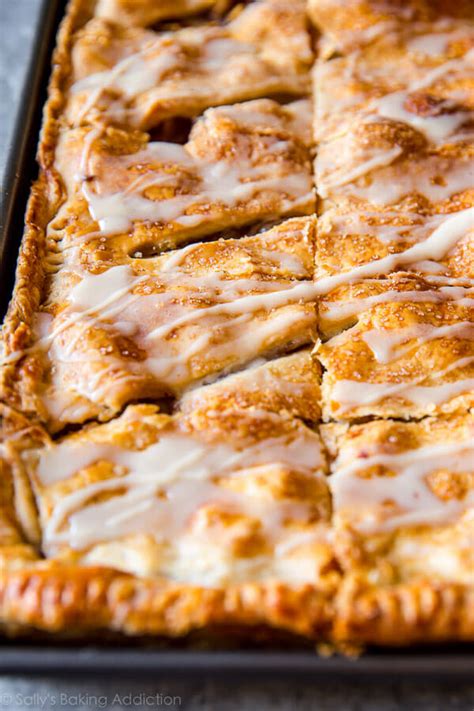 If you've ever seen an apple pie with a great big crevice in the center, this is an indication that not enough apples were used in the recipe. 26 Best Easy Apple Pie Recipes From Scratch Simple You ...