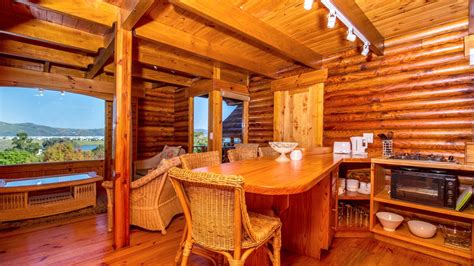 Log Cabin Lounge Broodbox