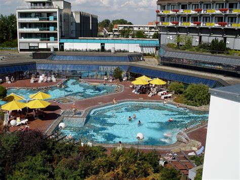 Babyzimmer, wartezimmer, arztpraxis kinderarzt, säuglingsstation. Bad Buchau, Thermalbad-Außenbereich der Kurklinik, Aug ...