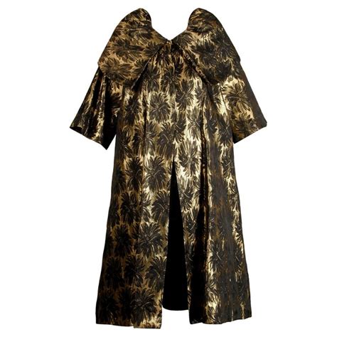 1960s Vintage Metallic Gold Damask Opera Or Evening Coat With Pop Up