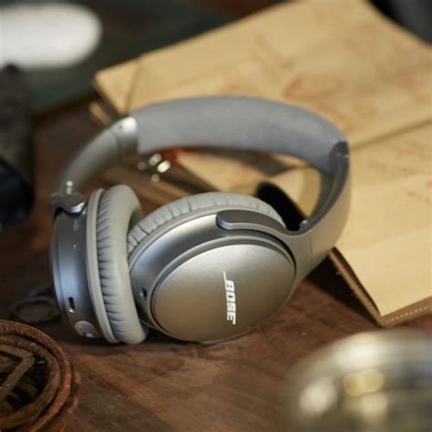Boses New Wireless Headphones Come With Its Premium Noise Cancelling Tech