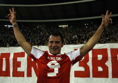 dějan stǎːŋkoʋitɕ, născut la 11 septembrie 1978) este un fost fotbalist sârb. Dejan Stanković kandidat za klupu Crvene zvezde
