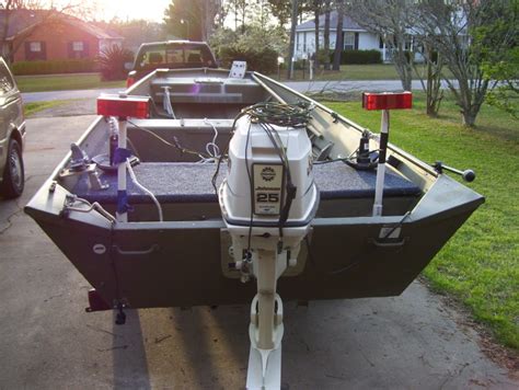 Not only is the adapter weather resistant and simple to use, but it also glows so you can use it during any hour of the day/night. How to Rewire Boat Trailer Lights