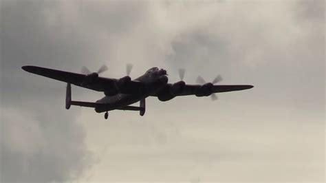 Ww2 Bbmf Avro Lancaster Bomber Does Warm Up Circuits Hd Youtube