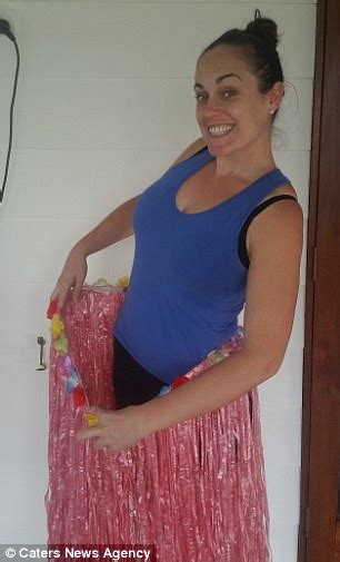 Woman Sheds An Incredible Kg After Realising Clothes No Longer Fit Daily Mail Online