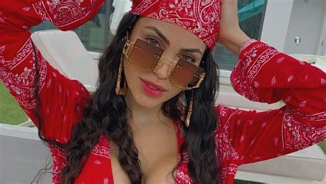 Natti Natasha Fue Calificada De Vulgar Por Su Nuevo Video Y La Defendió La Esposa De Daddy Yankee