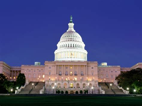 Pentax optio s40 1/125s, f 4.8, iso 50, 17 mm. Tourist Destination: Washington DC, USA