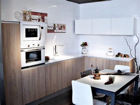 Cocinas de lujo a muy buen precio casi siempre disponible ahorre de media 51,8% si lo desea con servicio de transporte y montaje incluidos. Una nueva cocina para la exposición #cocinas #muebles Blog ...