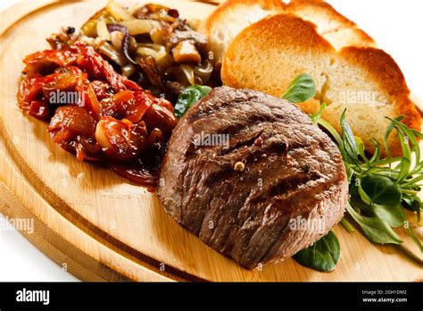 Round Dishes Hi Res Stock Photography And Images Alamy