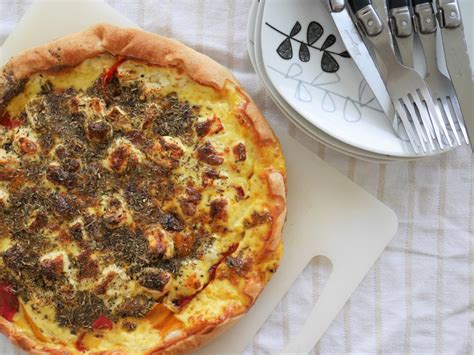 Les meilleures recettes végétariennes de poivron rouge avec photos pour trouver une recette végé de poivron rouge facile, rapide et délicieuse. Tarte salée poivrons et fêta - Recette végétarienne - L ...