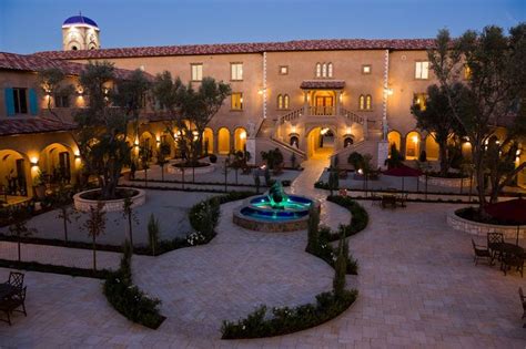 Dusk Courtyard Paso Robles California Hotel Resort