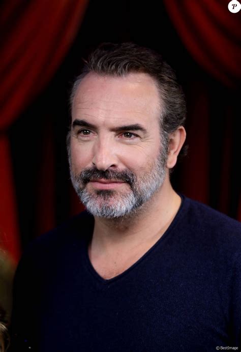 He has worked notably with director michel hazanavicius, starring in his oss 117 spy parodies. Jean Dujardin pour le film Le retour du héros lors du ...