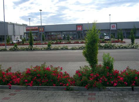 Auf der rechten seite unserer hofeinfahrt liegen und stehen. www.Garten-Ott.de - Home - Kategorie: Bilder Startseite ...