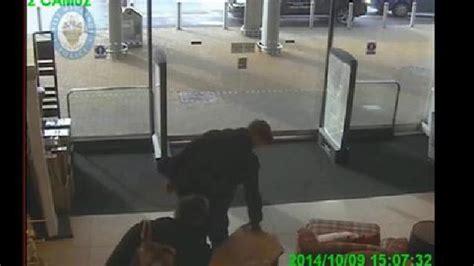 Watch Brazen Theft Of Table Caught On Cctv Metro Video