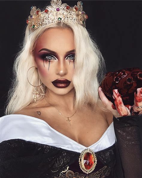 26 spooky chic halloween makeup ideas we are obsessing over halloween makeup pretty scary