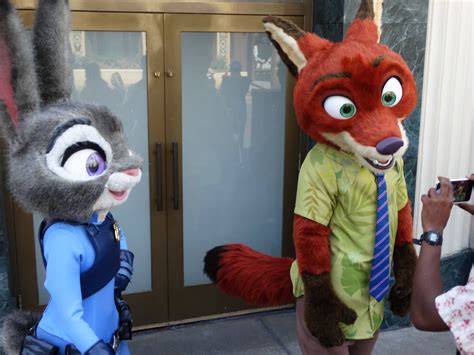 Video Zootopias Judy Hopps And Nick Wilde Meet And Greet Guests At