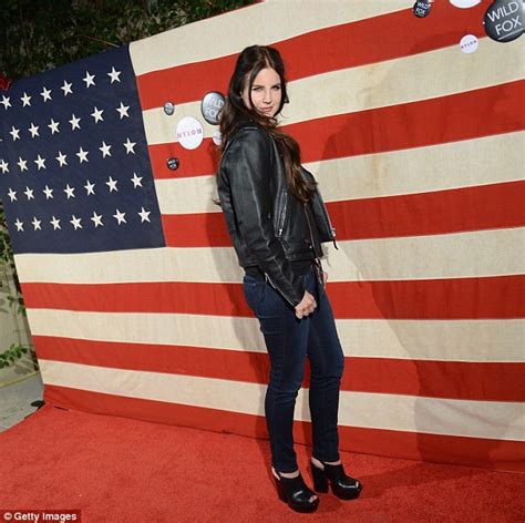 Lana Del Rey Shows Her Sultry Side At Nylon Magazine Party Daily Mail