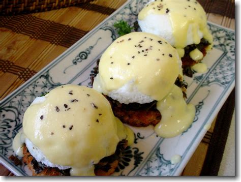 Once cooked, squeeze to extract excess liquid and fry them in a pan with a little oil and a clove of garlic. Flitzy Phoebie: Poached Eggs Florentine