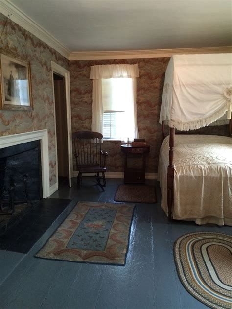 Pin By Karin Valeri On Early American Bedroom Colonial Bedrooms