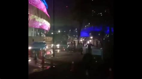 Bukit jalil stadium jangan lupa subscribe channel ini ya guys dan aktifkan tombol notifikasi yang ada di. SELANGOR vs PERAK 2020 | Penyokong Gaduh Luar Stadium ...