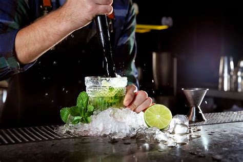 How To Make The Perfect Mojito Cocktail Man Of Many