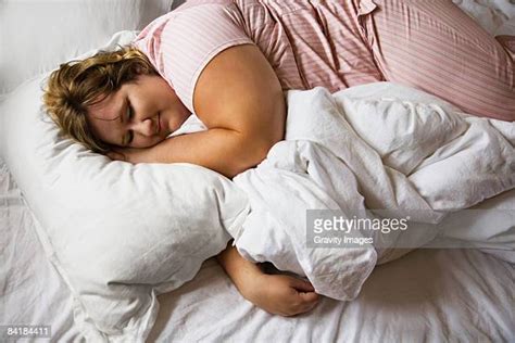 Fat Woman Sleeping Photos Et Images De Collection Getty Images