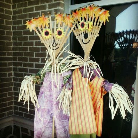 Follow a peeping tin was eyeing me from cathi and barry's garden wall during their bbq. #DIY scarecrows | Pumpkin Season | Pinterest