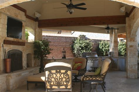 Living room, bedroom, dining room, patio Fort Worth Covered Patio with Pergola Outdoor Kitchen and ...