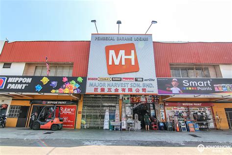 Warren says borrowers can 'breathe a sigh of relief' after major servicer drops out of federal student loan program. 五金批发商Major Harvest Sdn Bhd年终点货前清货大减价 · 全场折扣高达70% ...