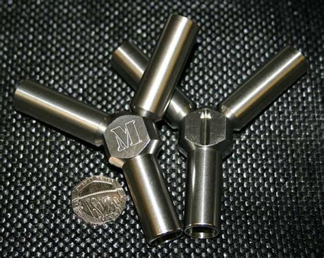 A luxurious and perfectly functional landing net that meets the most demanding requirements for functionality, quality and design. Matrix Innovations | Nets | Bulldog 2 42 inch Landing Net