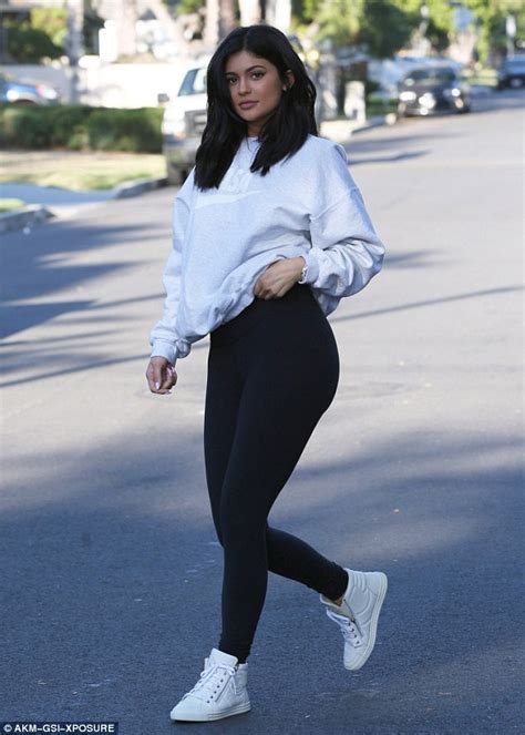 Kylie Jenner Shows Off Curves In Skintight Black Athletic Leggings And
