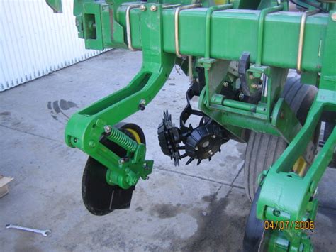 Viewing A Thread Fertilizer Openers For A Jd 1760 Planter