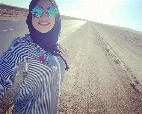 الحجاب هو سترة وعفة للفتاة المسلمة وهو الذي يحميها من الفتنة ويجعلها تنال رضى الله سبحانه وتعالى، ويعتقد البعض أن الحجاب بخفي جمال المرأة ويجعلها تبدو في مظهر غير مقبول، ولكن الأمر يختلف تمامًا عما يعتقده. صور بنات محجبات 2020 , احدث صور للفتيات المحجبة - قصة شوق